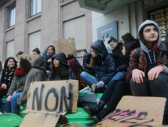  德甲外援政策改革引发俱乐部集体抗议  