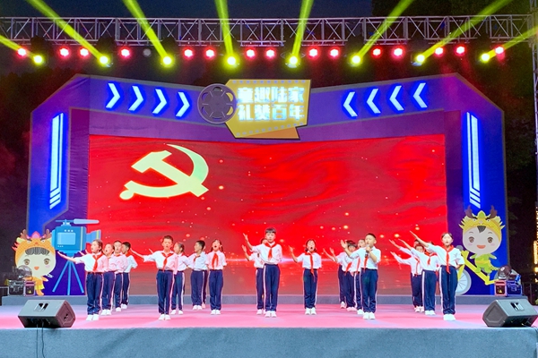  诺伊尔达成德甲三百场零封里程碑纪录  