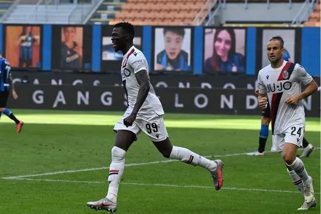  国米铁卫红牌，赛后公开道歉  